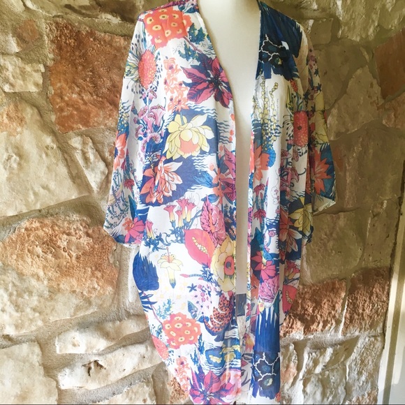 RESTOCKING! 5⭐️Fave!Passionflower Tropical Kimono - Picture 6 of 8